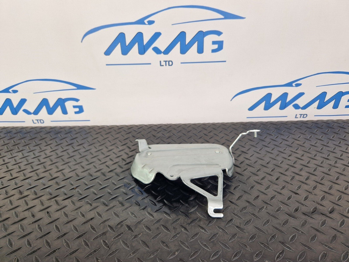14-20 MERCEDES BENZ GLA 200 X156 CONTROL UNIT HOLDER BRACKET A1565450200