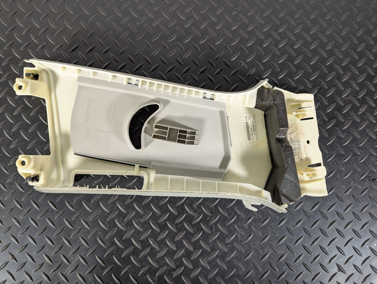 10-17 AUDI A8 4H LEFT PASSENGER SIDE B PILLAR TRIM 4H0867239B