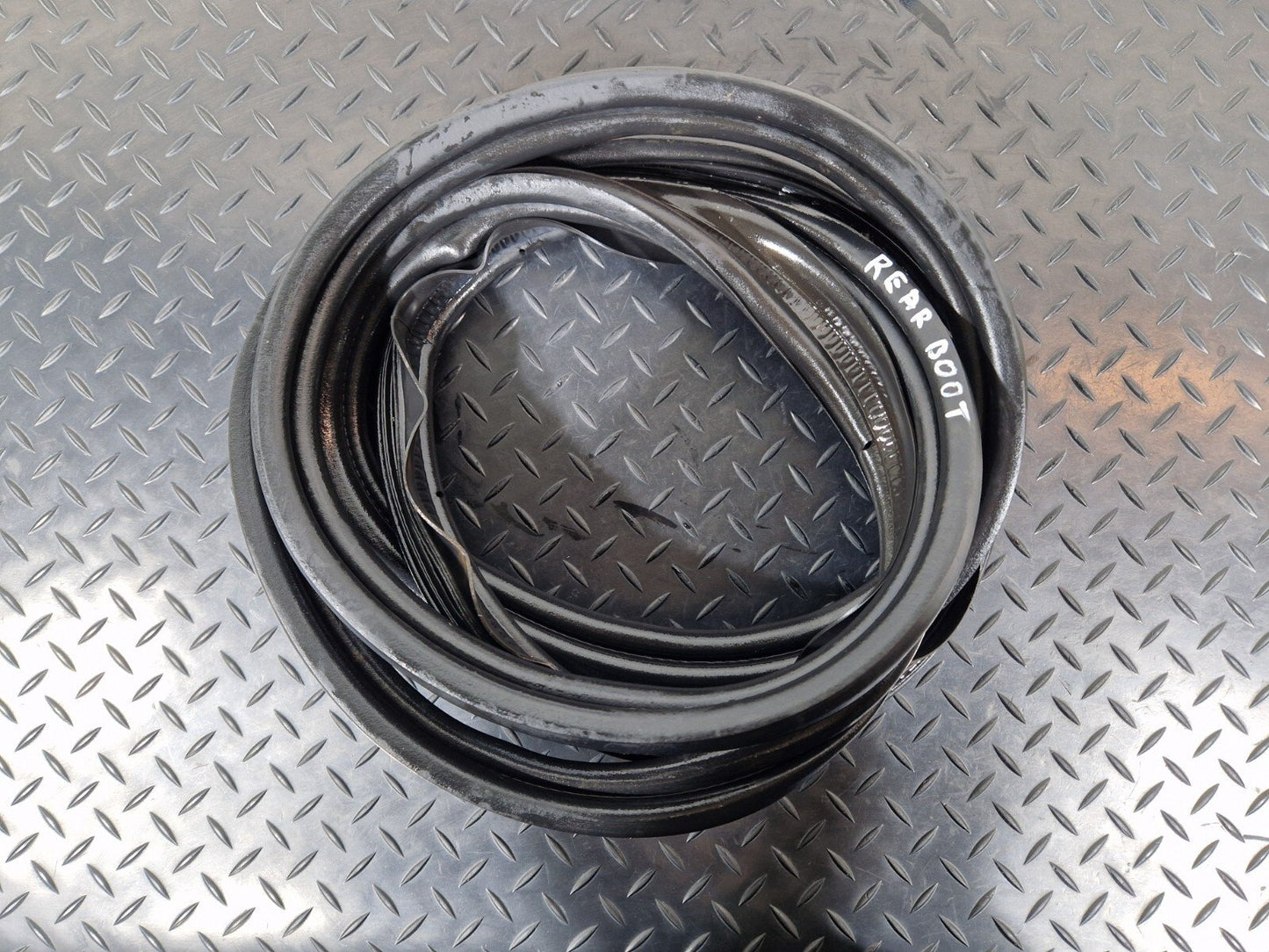MERCEDES W177 A CLASS BOOT TRUNK LID TAILGATE RUBBER SEAL GASKET A1777402200