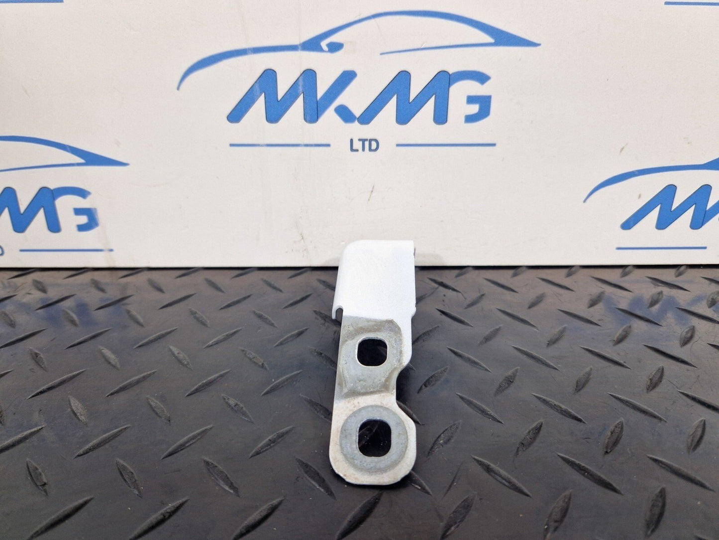 AUDI Unknown Part Type 8W6821434