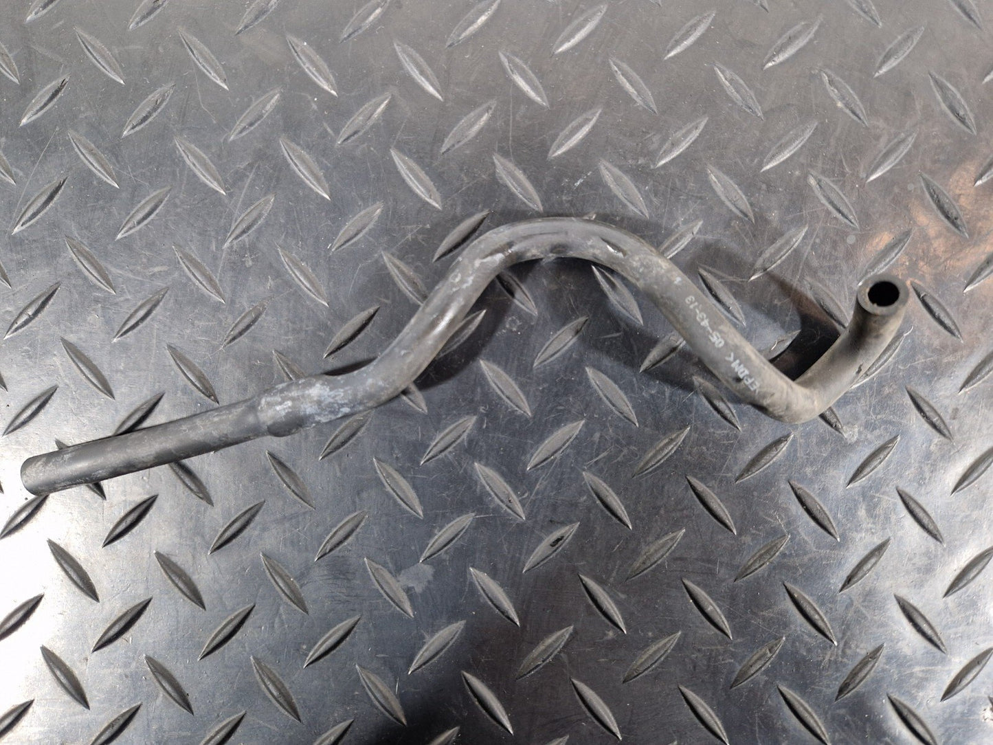 10-18 AUDI A7 4G S-LINE FRONT LEFT HEADLIGHT VENT HOSE 4G8941717B
