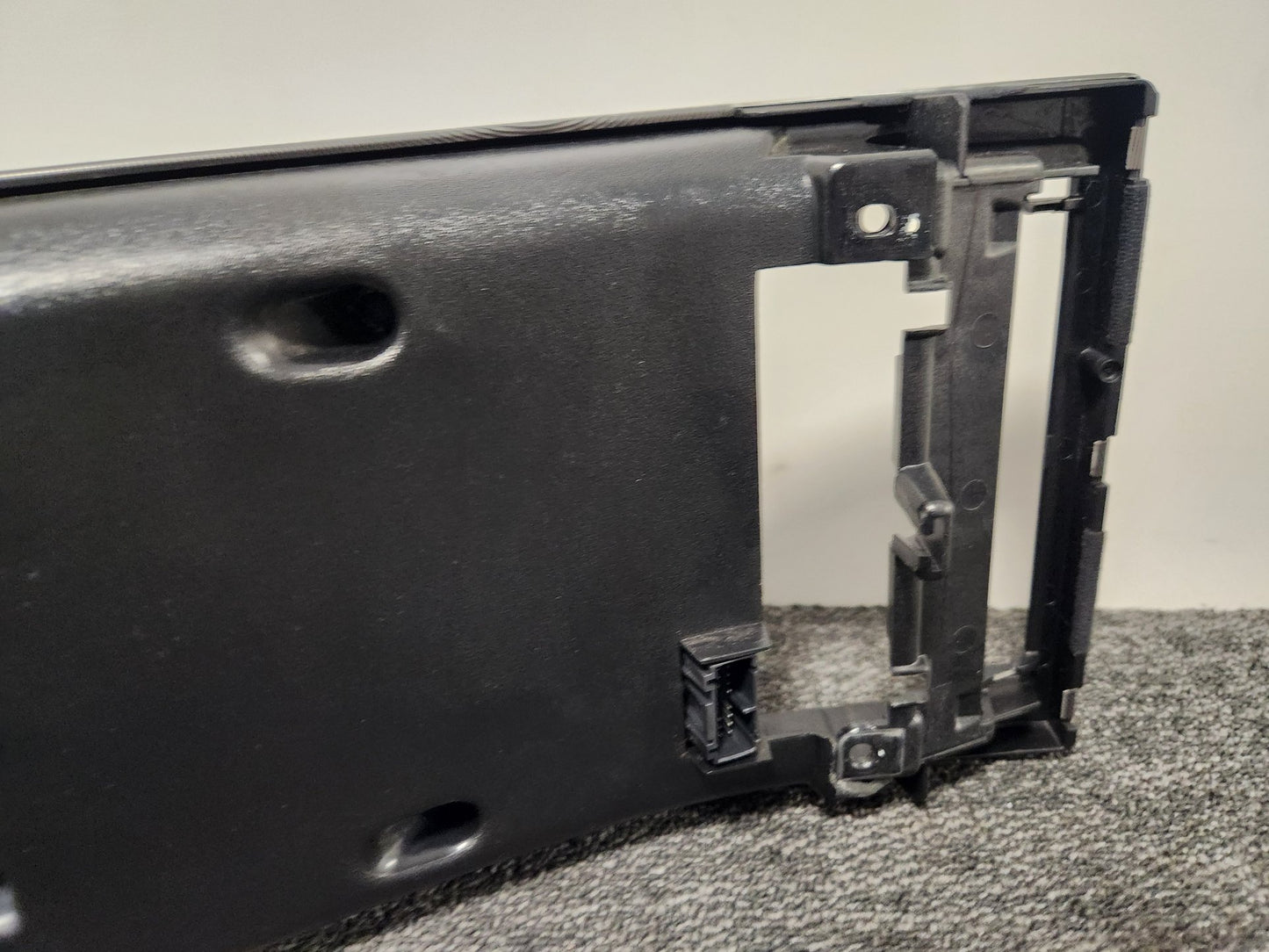 Volvo V50 MK2 FL (MW) Estate Genuine Climate Controller Centre Console Trim