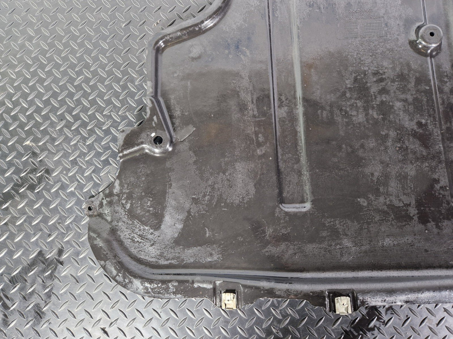 14-20 MERCEDES GLA 200 X156 REAR BOOT UNDERTRAY SHIELD A1776901202 DAMAGED