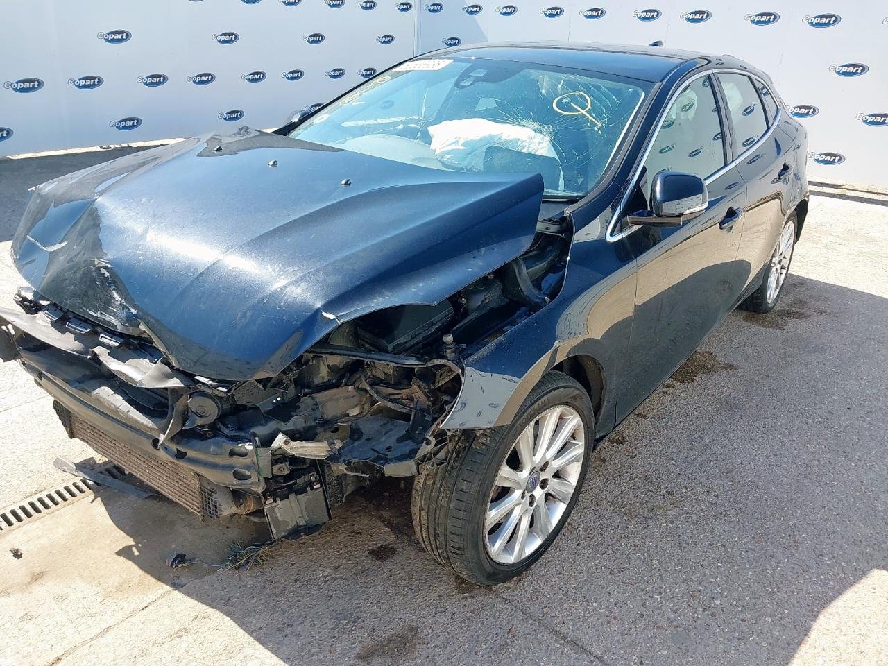 2014 Volvo V40 MK3 (525)