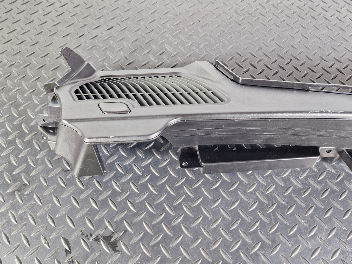 10-13 BMW X5 E70 LCI OEM REAR RIGHT O/S LUGGAGE COMPARTMENT RAIL COVER 6961850