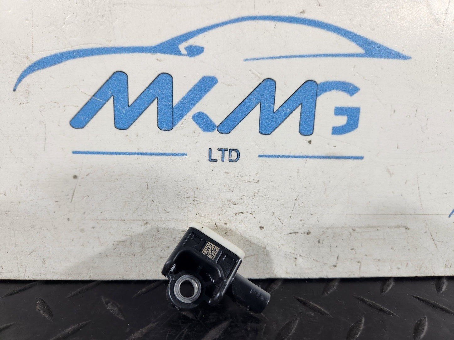 Mercedes-Benz GLE W166 Crash Impact Control Sensors X4 A1668210151