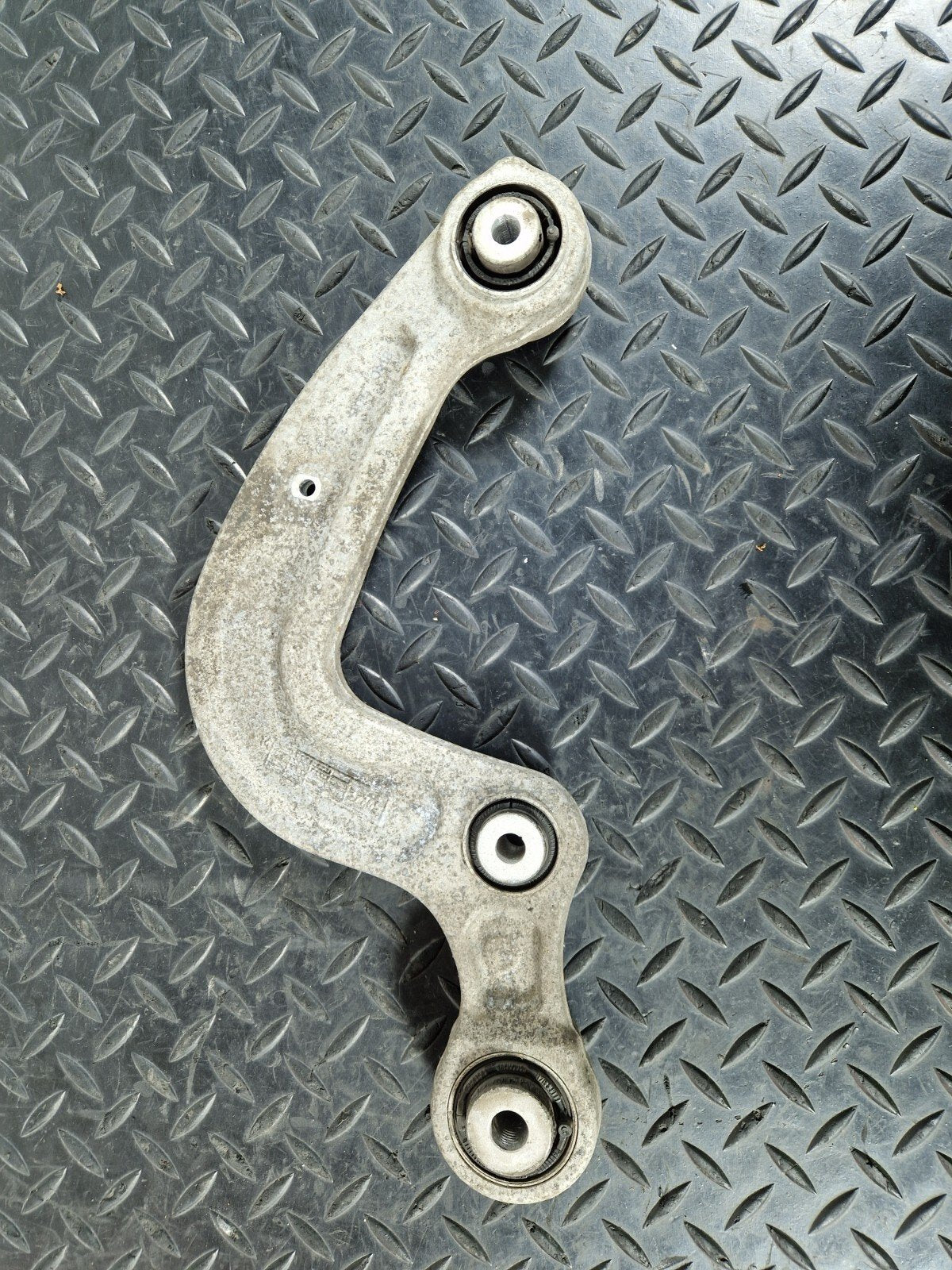 16-19 AUDI A4 B9 GENUINE OEM REAR CONTROL ARM FITS LEFT & RIGHT 8W0505361E