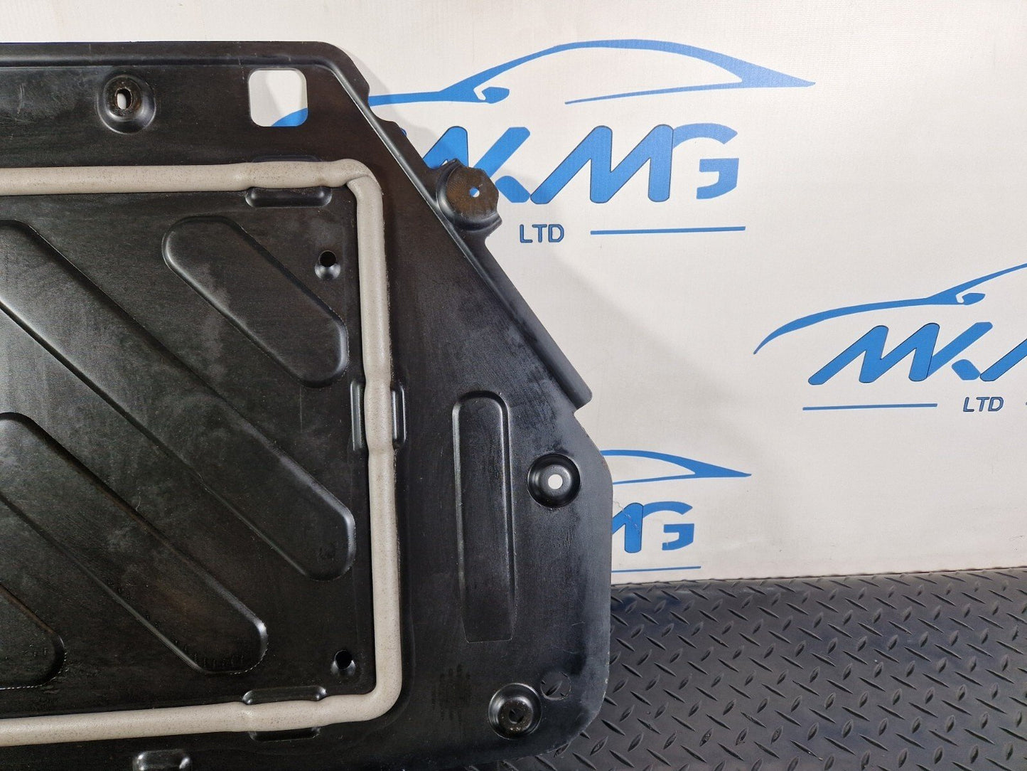 19-ON MERCEDES BENZ CLA C118 BATTERY UNDERTRAY COVER A2473431700