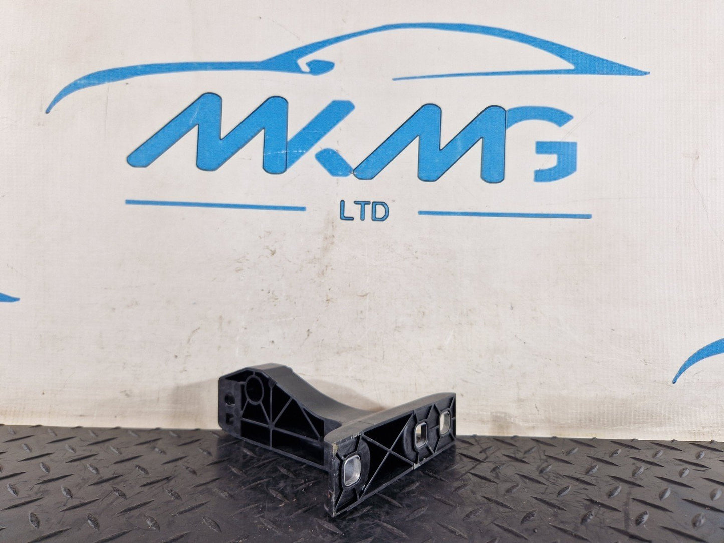 16-20 AUDI Q7 4M FRONT LEFT N/S BUMPER BRACKET MOUNT 4M0807333
