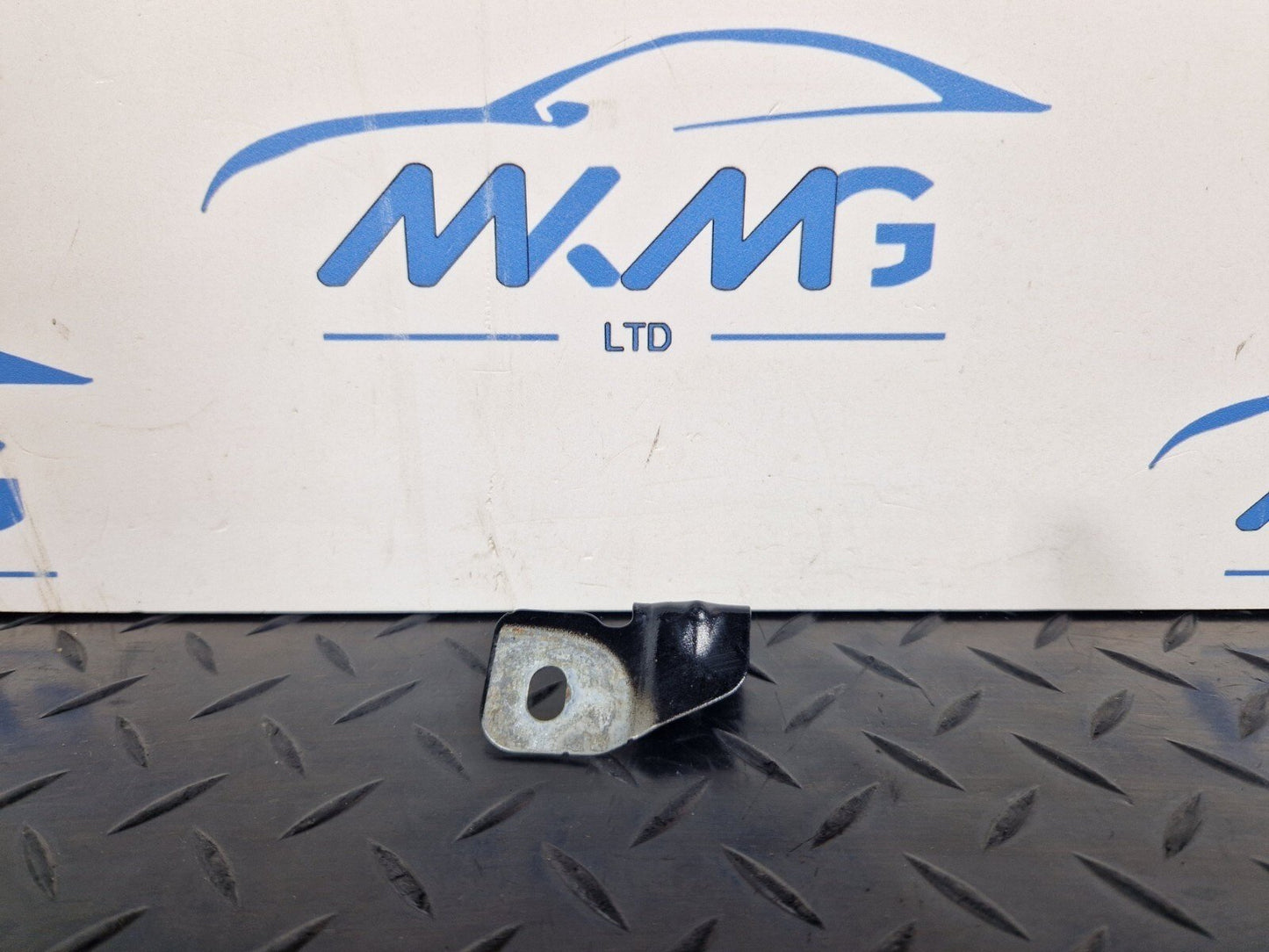 AUDI Unknown Part Type 8W0821470