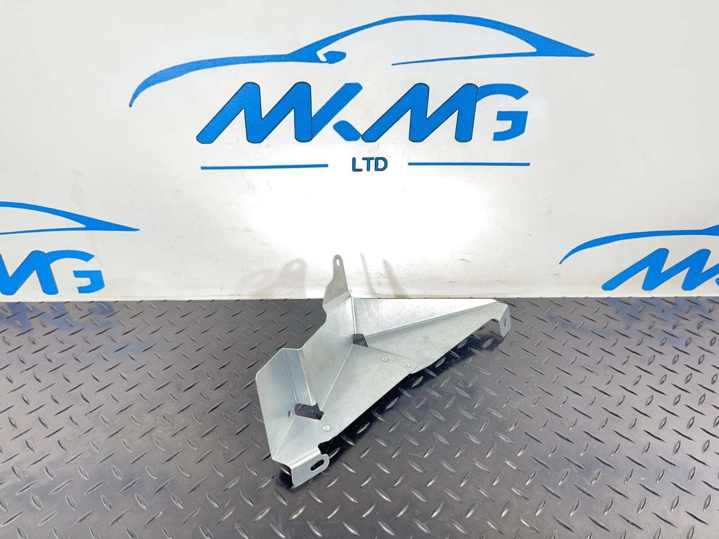 20-ON BMW 2 SERIES GRAN COUPE M-SPORT F44 Left Seat Base Support Bracket Plate
