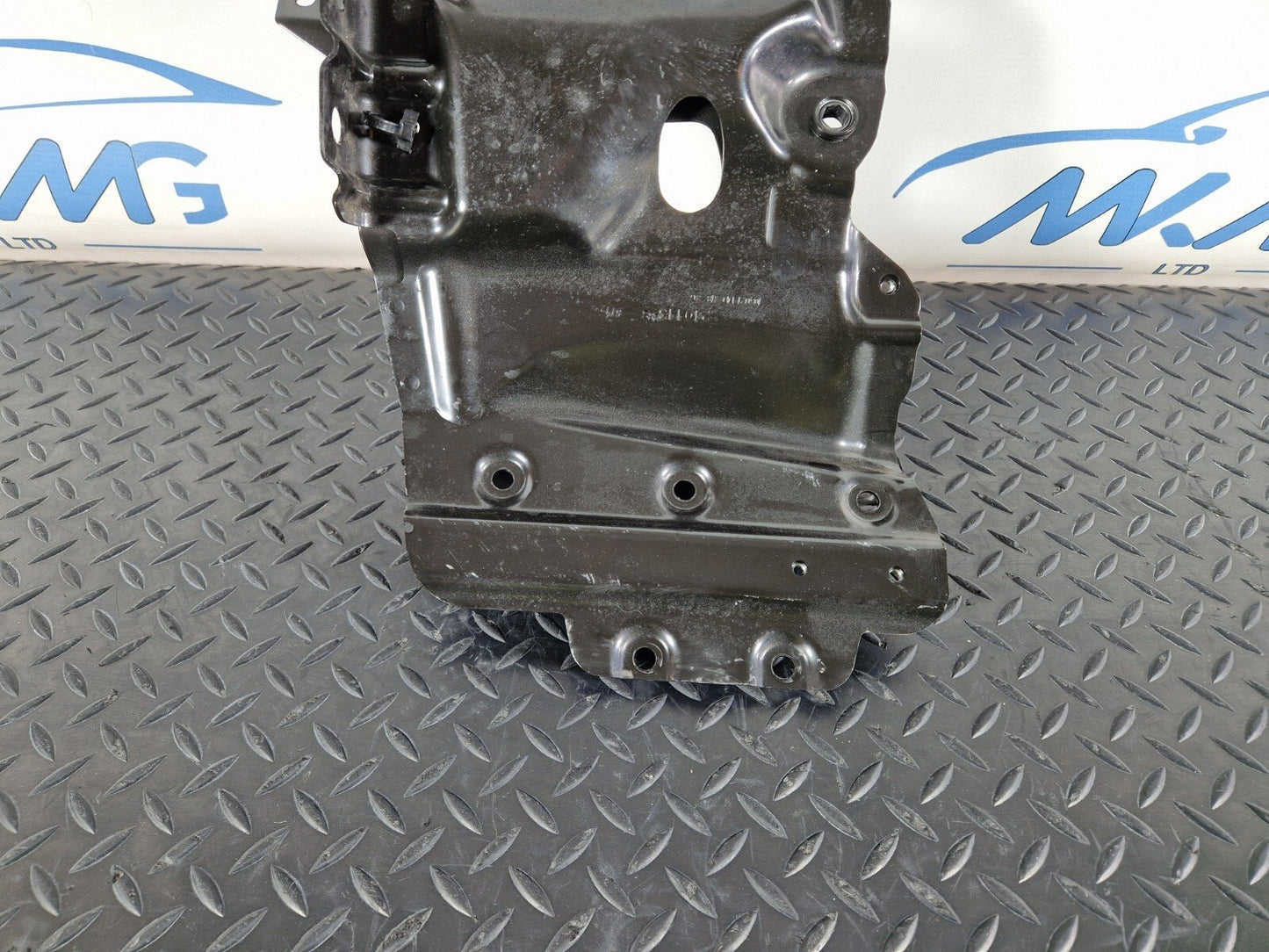 12-17 AUDI S5 CONVERTIBLE REAR LEFT ROOF MOUNT BRACKET 104021DD31836