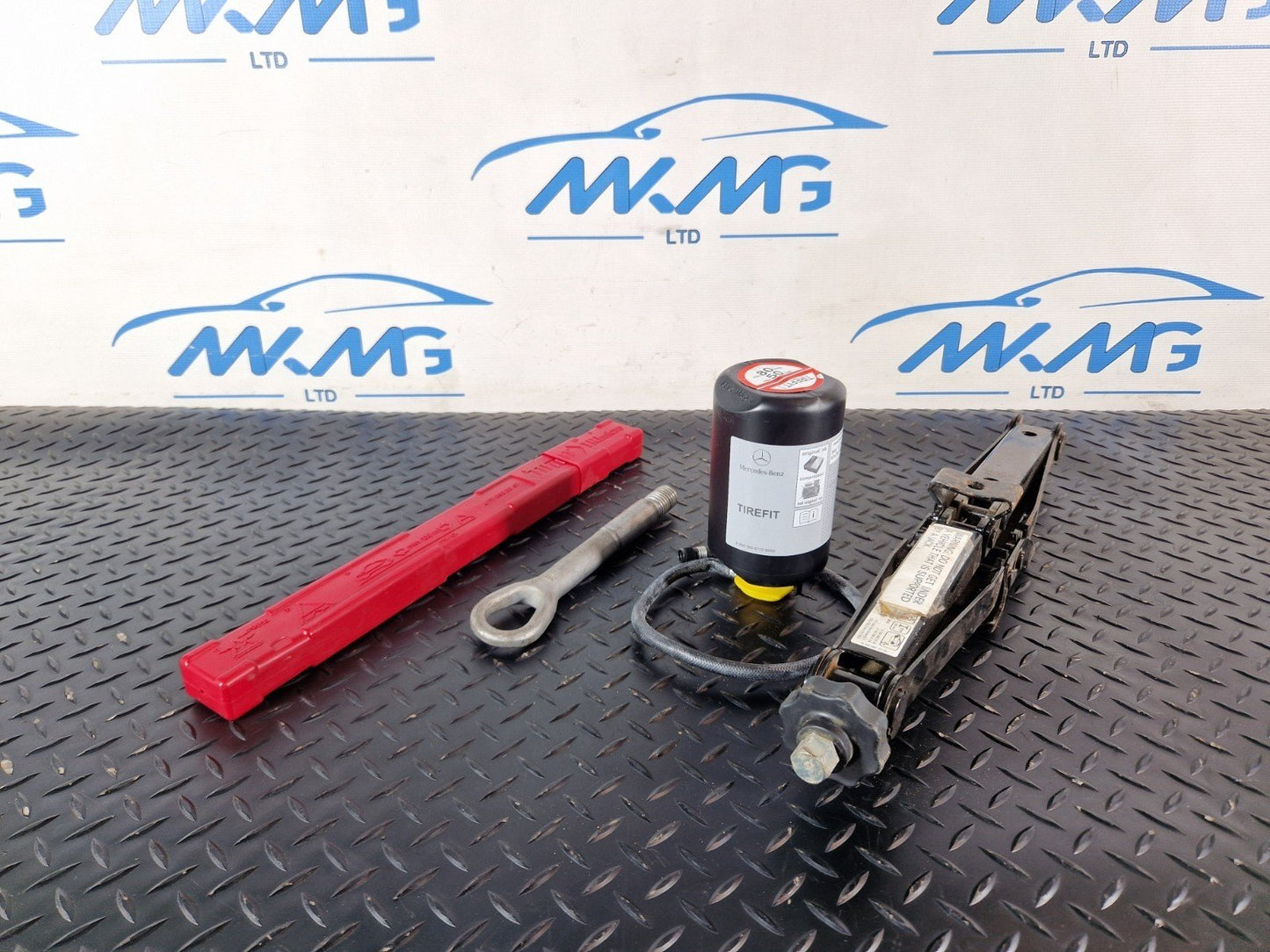 16-19 MERCEDES BENZ GLE W166 TOOL KIT SET JACK TOW EYE TYRE FIX HAZARD TRIANGLE
