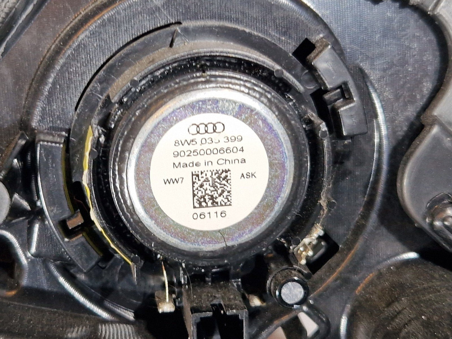 16-19AUDI A4 B9 AVANT/ESTATE GENUINE REAR DRIVER SIDE FABRIC DOOR CARD 8w0867488