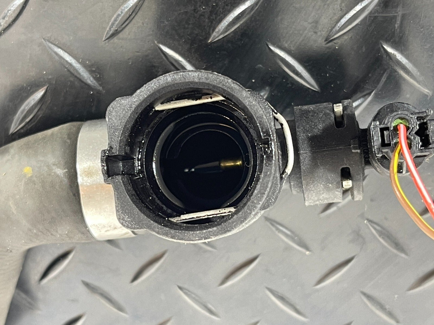 14-21 MERCEDES BENZ C350e W205 GENUINE COOLANT PIPE HOSE A2055010891