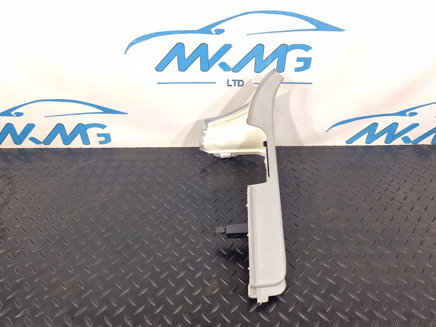 15-18 AUDI A7 4G GENUINE REAR LEFT D PILLAR TRIM 4G8867245