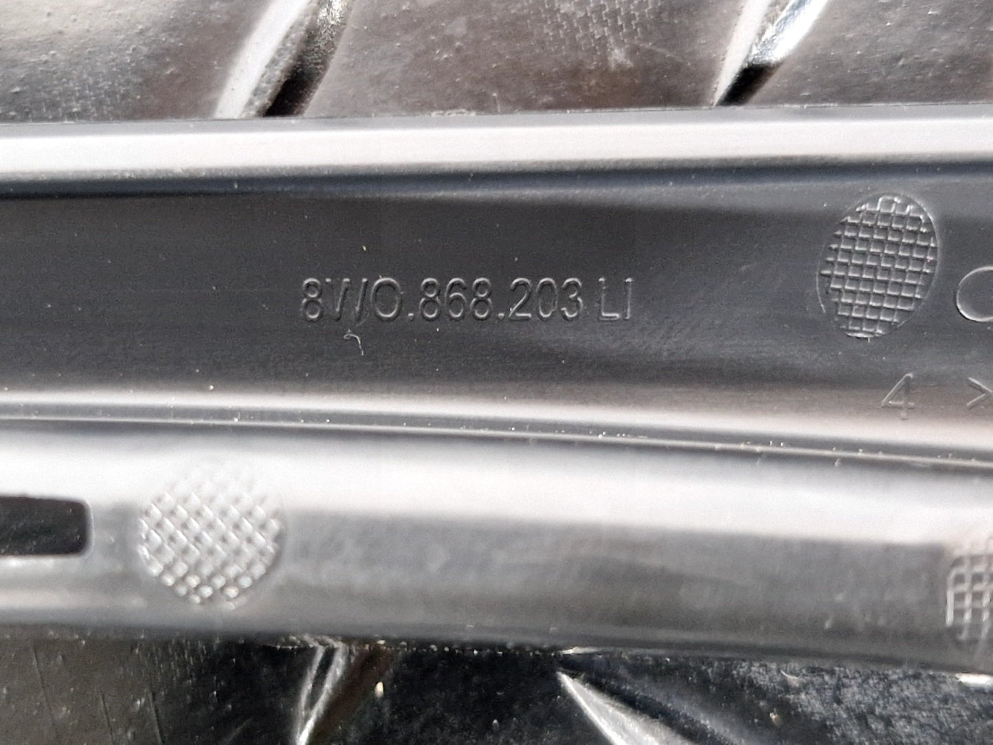 16-19 AUDI A4 B9 SALOON GENUINE LEFT PASSENGER SIDE A PILLAR TRIM 8W0868203LI