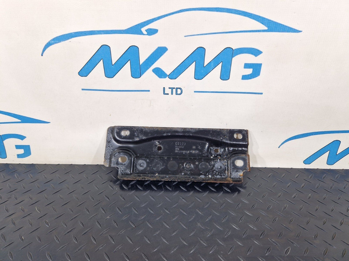 16-19 AUDI A4 B9 GENUINE MUFFLER MOUNT BRACKET PLATE 8W0803183A