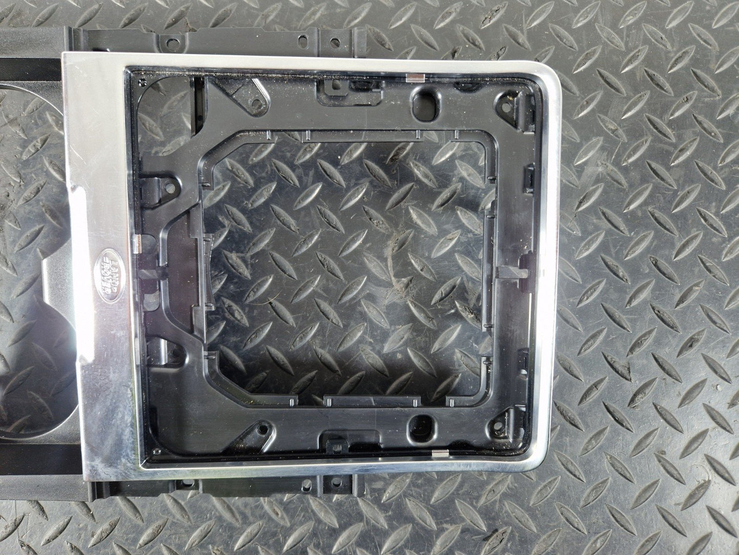 19-ON RANGE ROVER EVOQUE L551 CENTER CONSOLE CUP HOLDER TRIM BEZEL K8D2045K98A