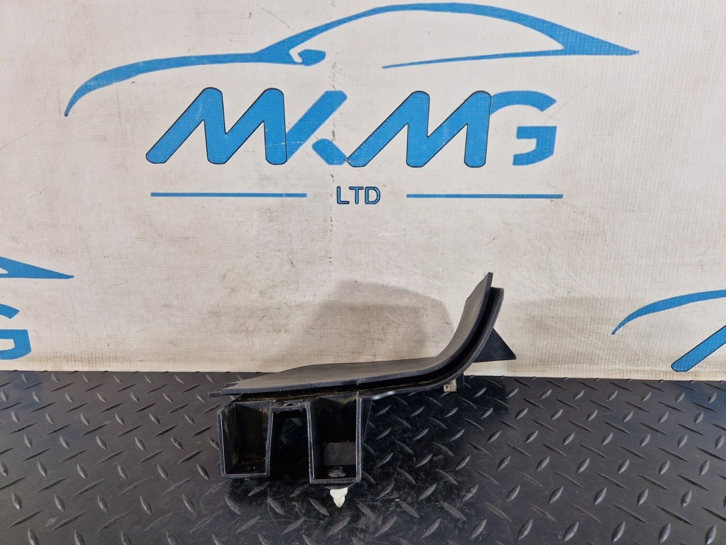 10-18 VW TOUAREG 7P REAR RIGHT MUD FLAP SPLASH GUARD 7P6854856
