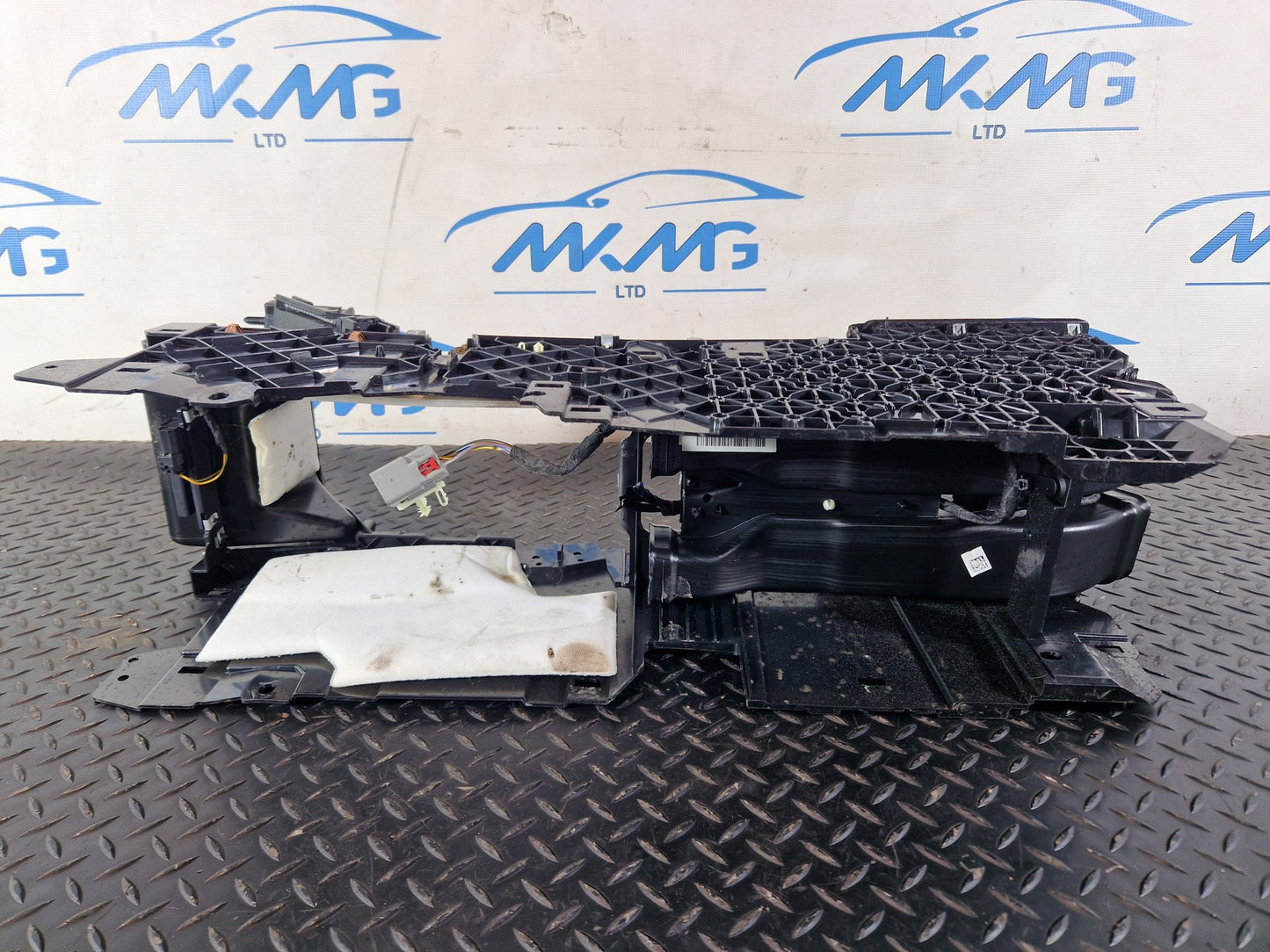 Land Rover Range Rover Evoque L538 Center Console Base GJ32045J40AA GJ3219E766AB