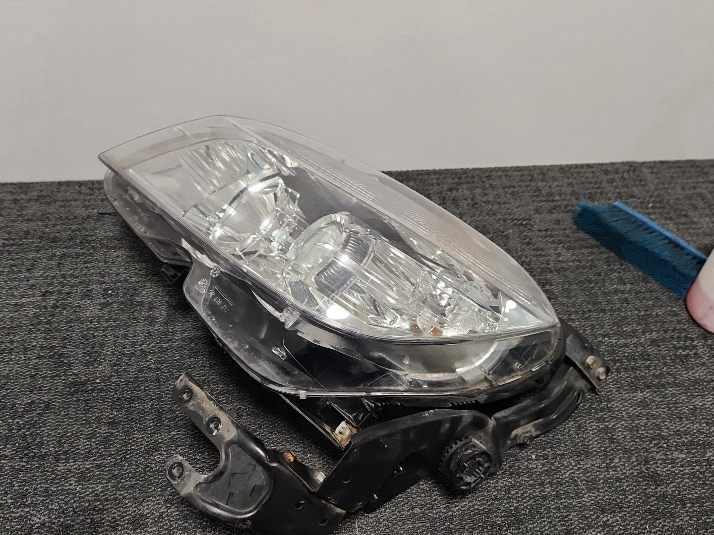 Mercedes-Benz CLC180 CLC-Class W203 Coupe Front Left Headlight A2048208561