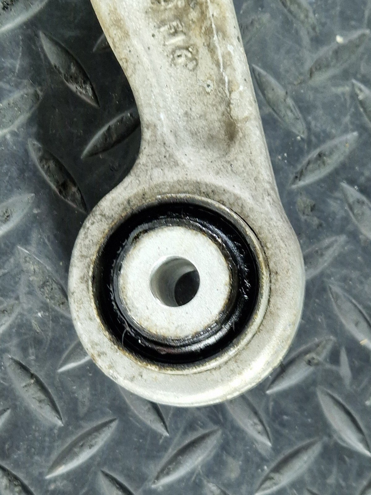 14-21 MERCEDES BENZ C200 W205 REAR RIGHT O/S WISHBONE CONTROL ARM A2043502206