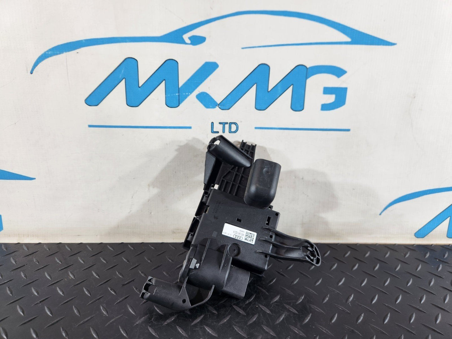 16-20 AUDI Q7 4M GENUINE OEM BATTERY JUNCTION BOX MODULE CONTROL 4M0941823A