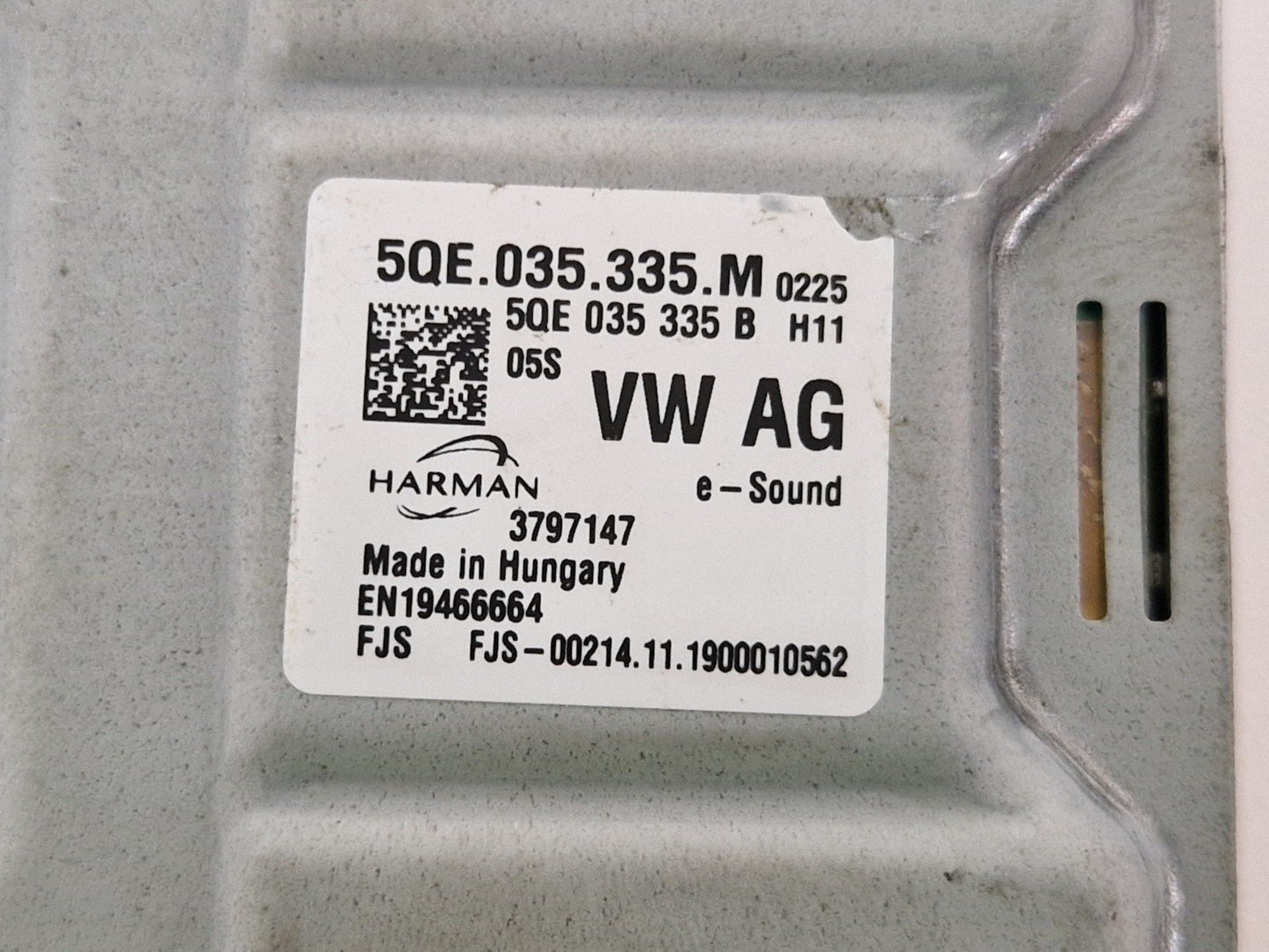17-20 VW GOLF MK7.5 GENUINE ENGINE NOISE GENERATOR ECU 5QE035335M