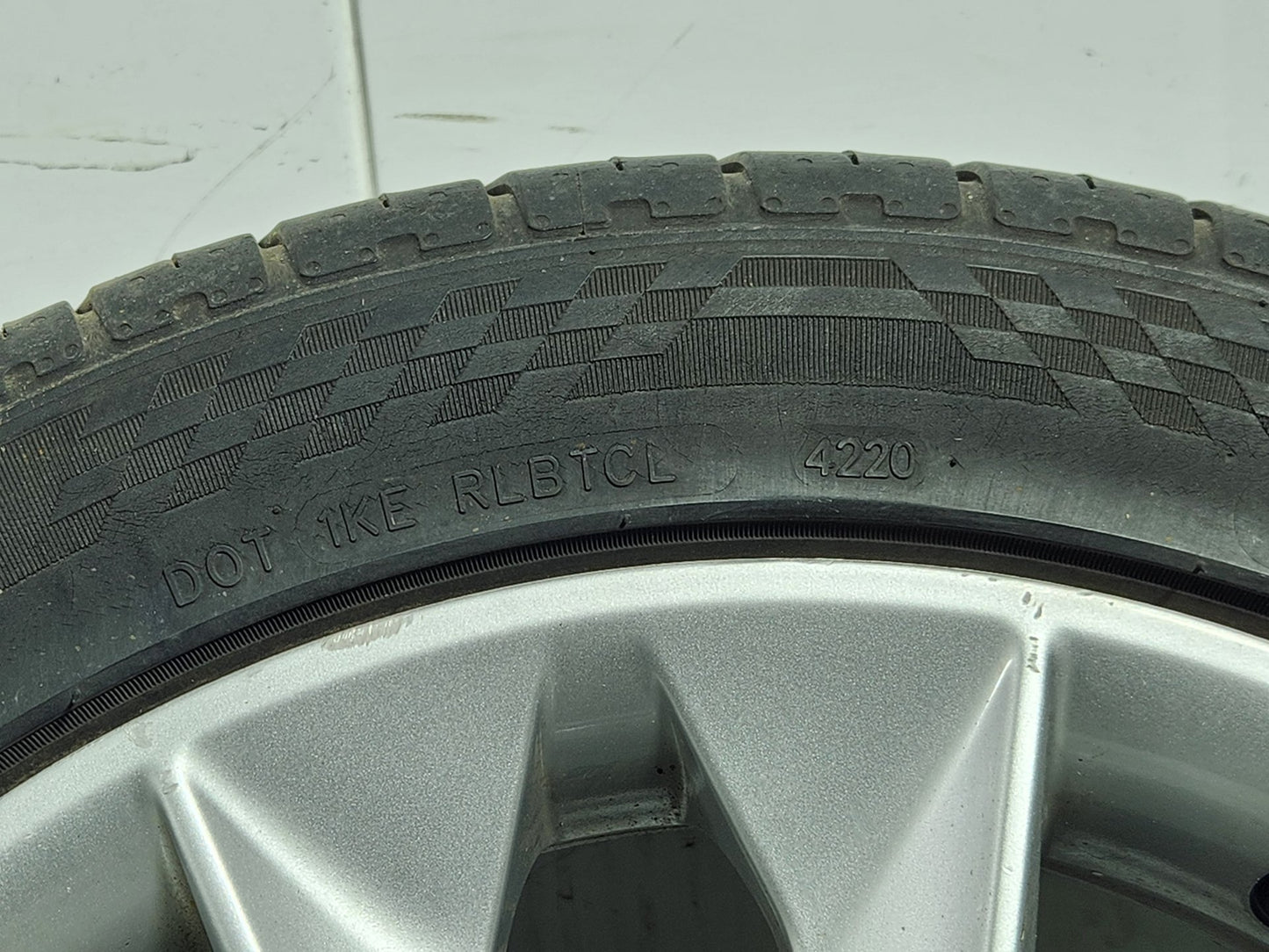 Seat Ibiza MK4 FL - 6J 16" Alloy Wheel with Tyre 215/45/16 ~4mm 6J0601025N