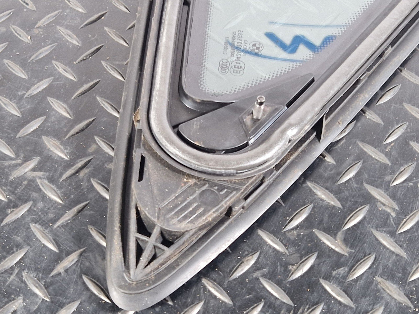 14-21 BMW 2 SERIES G TOURER F45 F46 FRONT PASSENGER SIDE QUARTER GLASS 2579125