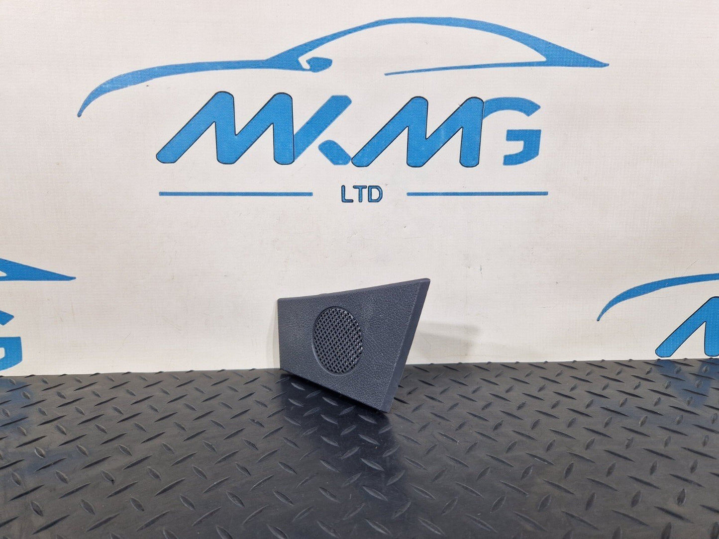 18-ON MERCEDES BENZ SPRINTER W907 W910 RHD RIGHT SPEAKER COVER A91008270400
