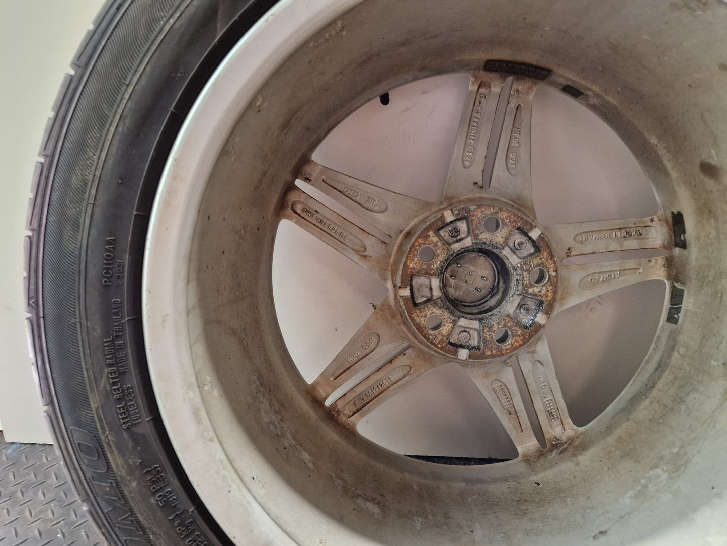 Audi A5 S-Line 18" Alloy Wheel with Tyre 235/50/18 8W0601025DE ~5mm