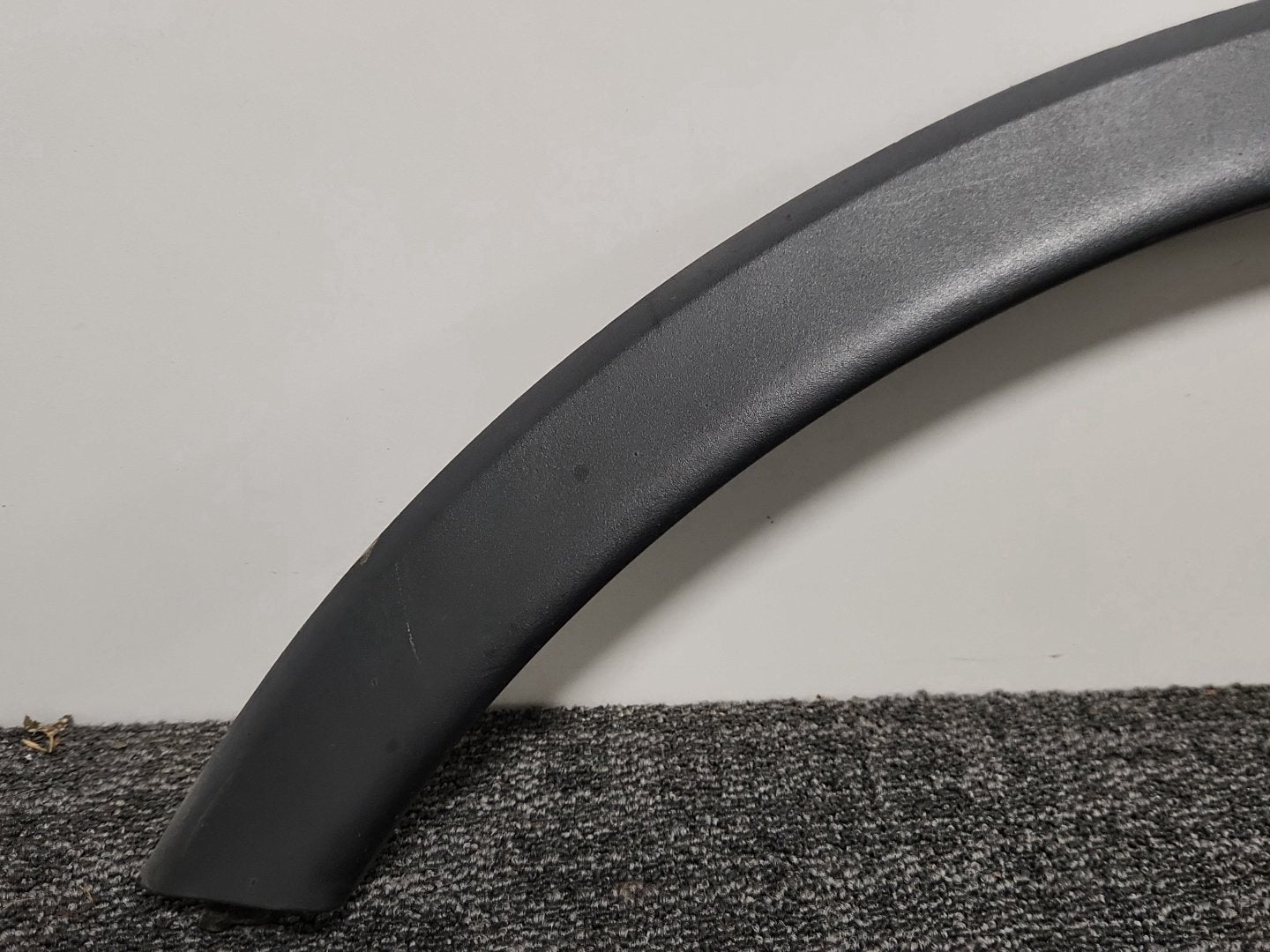 Vauxhall Mokka MK1 (G1U0) SUV Right Rear O/S Wheel Arch Moulding 95164507
