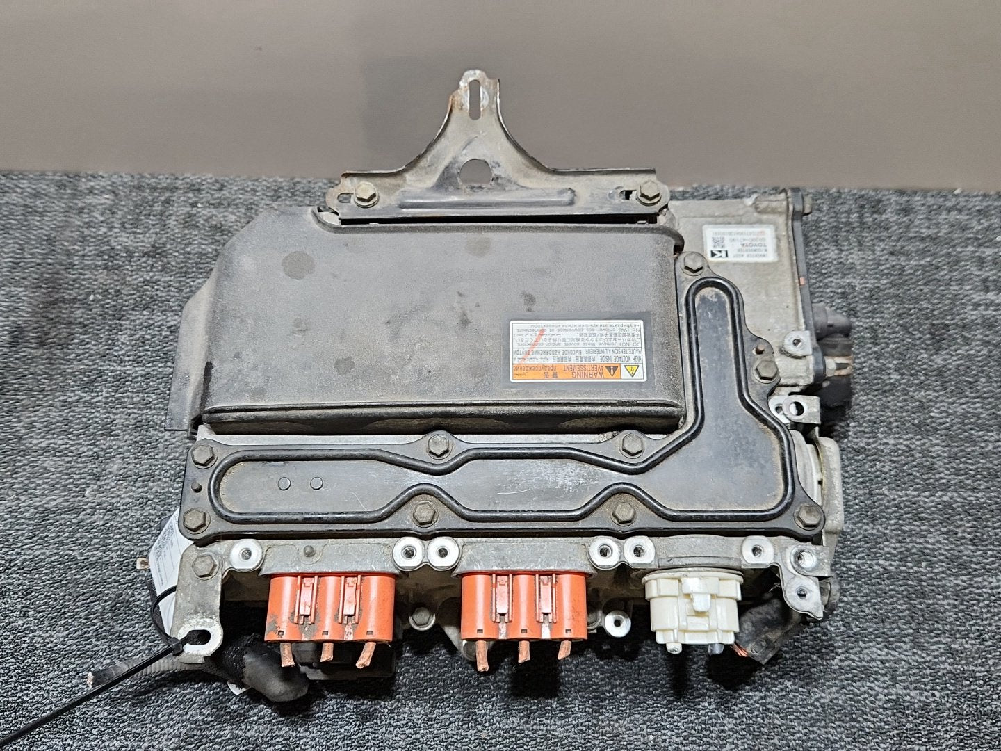 Toyota Prius MK3(ZVW30) Hatchback Genuine Battery Inverter Converter G9200-47190