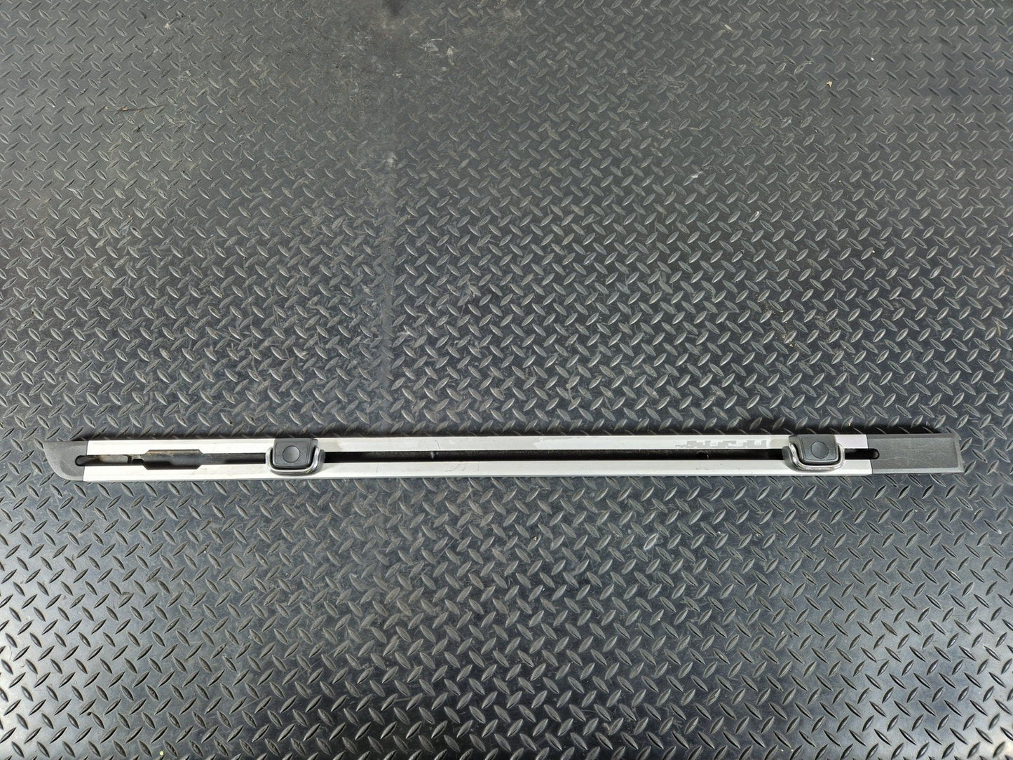 12-18 AUDI A6 C7 GENUINE RIGHT BOOT LUGGAGE COMPARTMENT MOUNT RAIL 4G9863556A