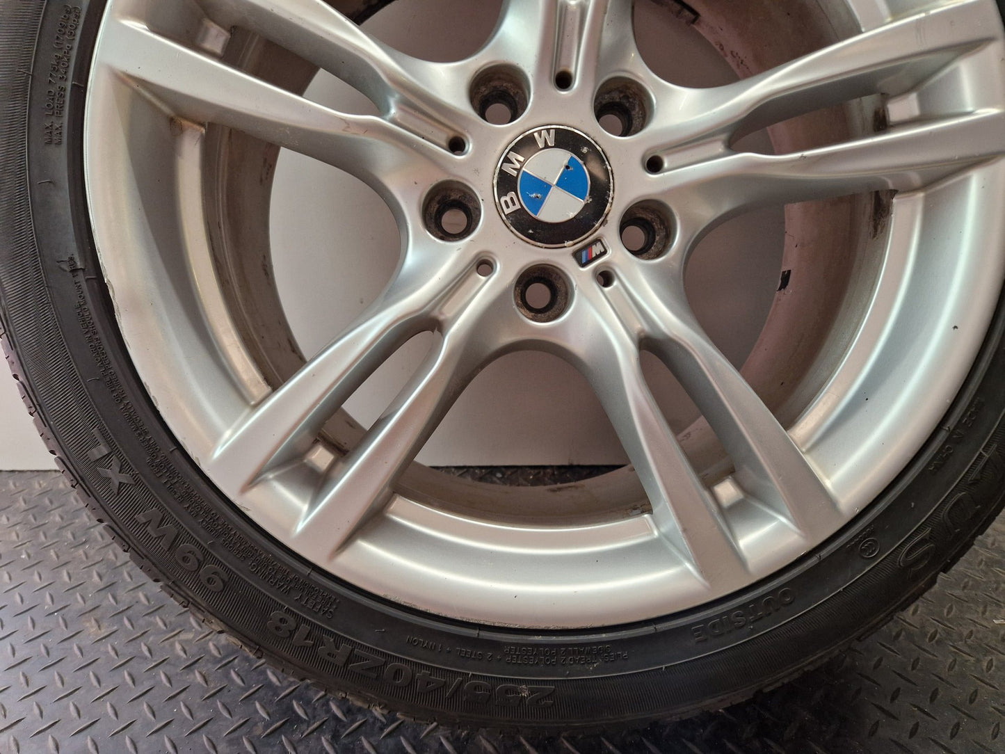 BMW 3 Series F30 F31 18" Alloy Wheel with Tyre 255/40/18 7845881