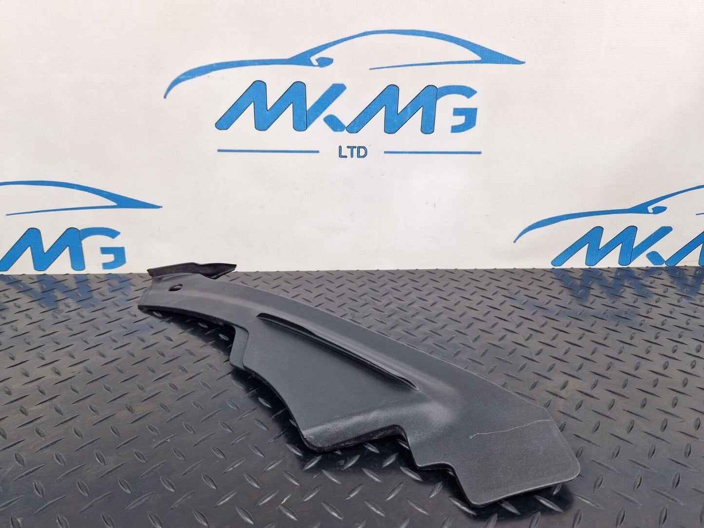 10-18 AUDI A7 4G S-LINE GENUINE TOP HEADLIGHT TRIM COVER 4G8805285C