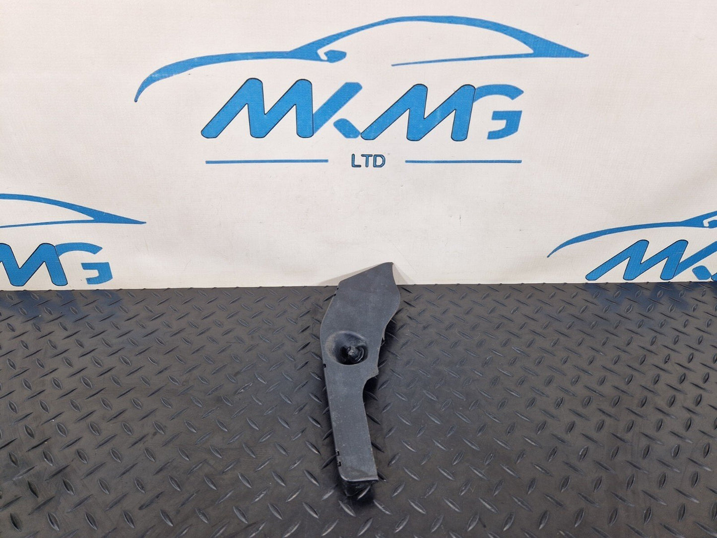 16-19 AUDI A4 B9 REAR RIGHT O/S UNDERBODY SPLASH GUARD SHIELD COVER 8W0825214