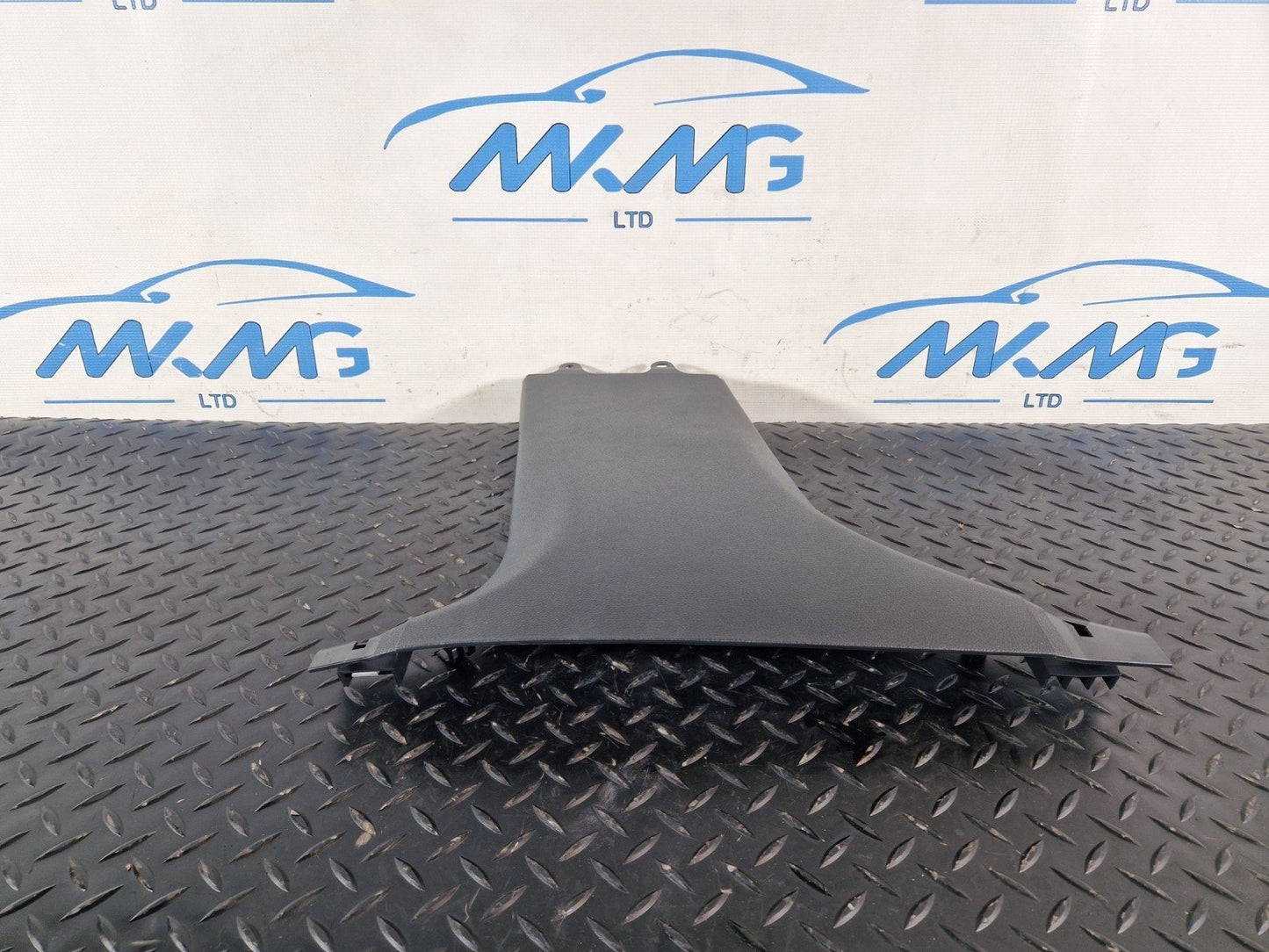 16-22 MERCEDES BENZ X253 LEFT SIDE B PILLAR LOWER TRIM COVER A2536900525