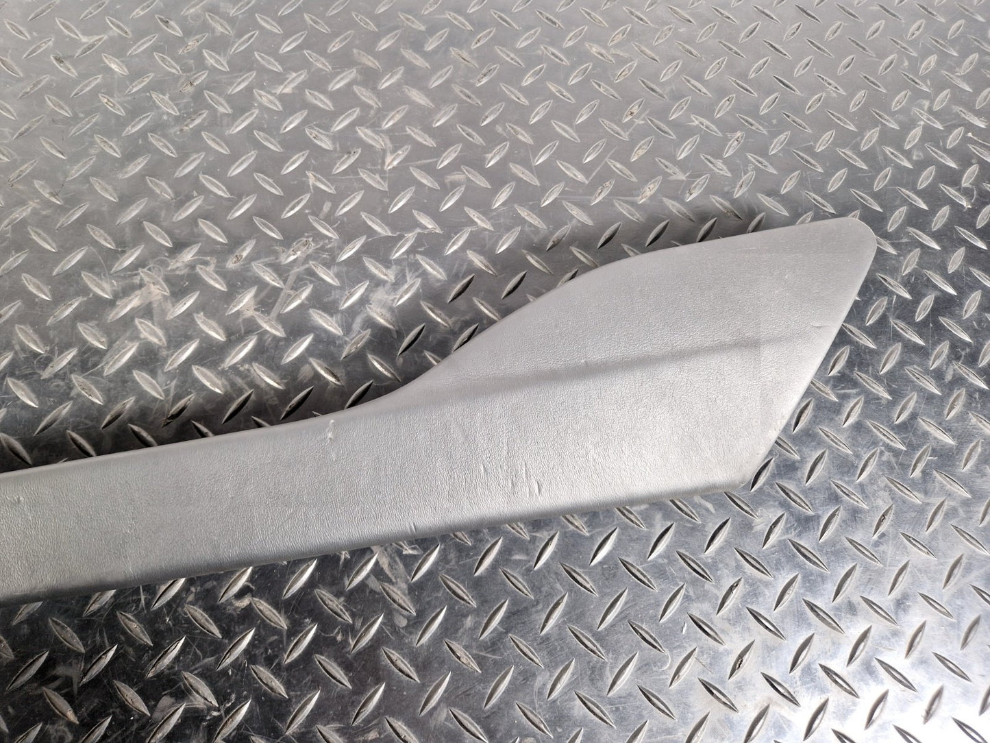 2019-ON  LAND ROVER DISCOVERY L550 LEFT N/S CENTRE CONSOLE TRIM LK72-044E04-B