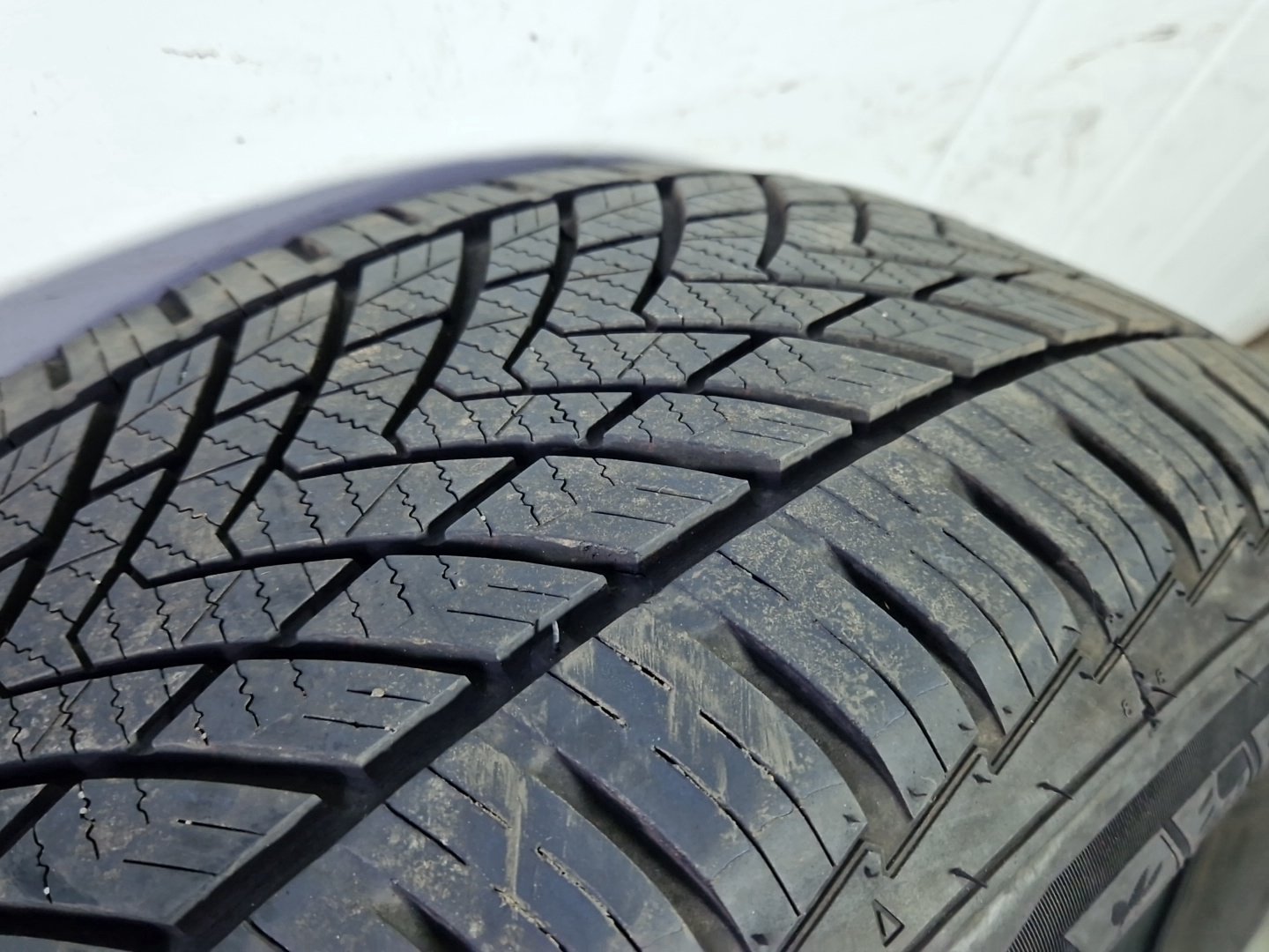 Rotalla Tyre 215/60/R16 99V Setula 4 Season RA03 Genuine ~6mm Tread