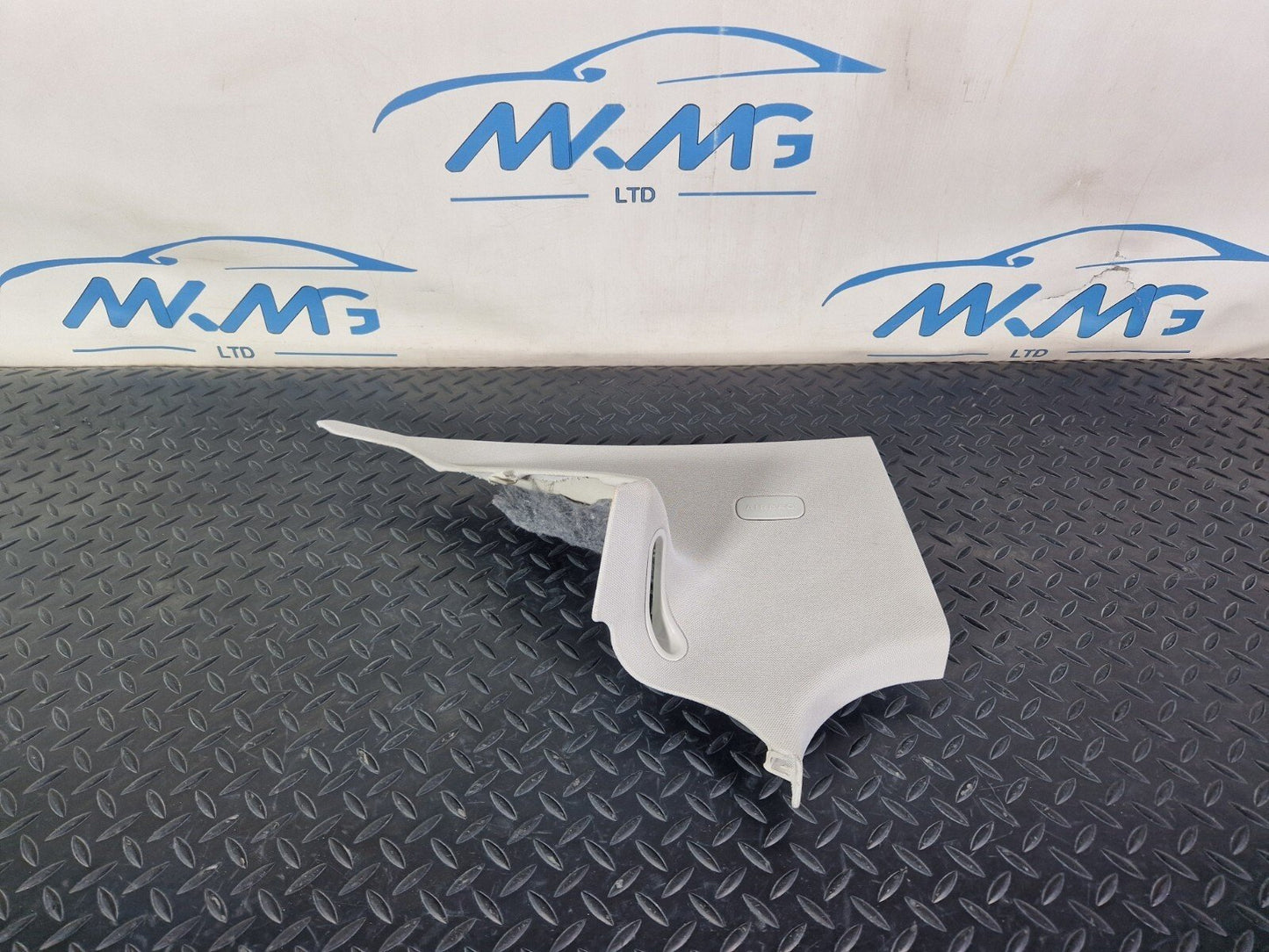 14-21 MERCEDES C200 W205  C PILLAR TRIM COVER PANEL LEFT SIDE A2056906801