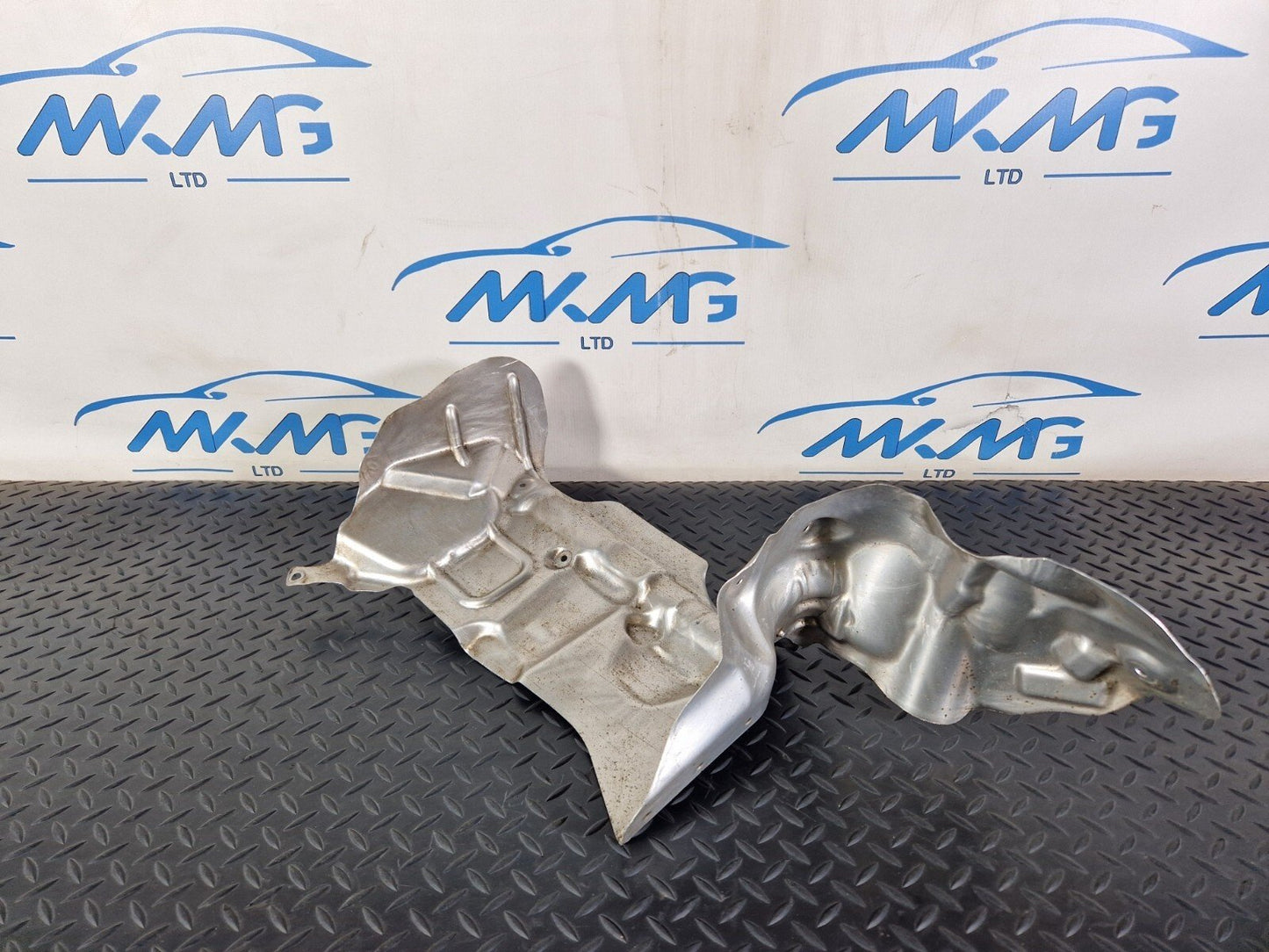 BMW 1 2 X1 X2 SERIES F40 F44 F45 F48 STEERING RACK HEAT RESISTANT PLATE 6869739