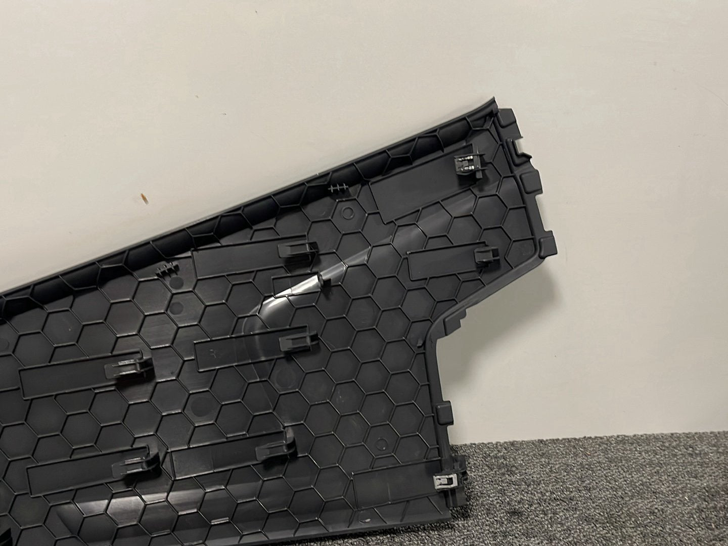 Audi Q7 4M Genuine Right O/S Driver Centre Console Side Trim 4M0863306
