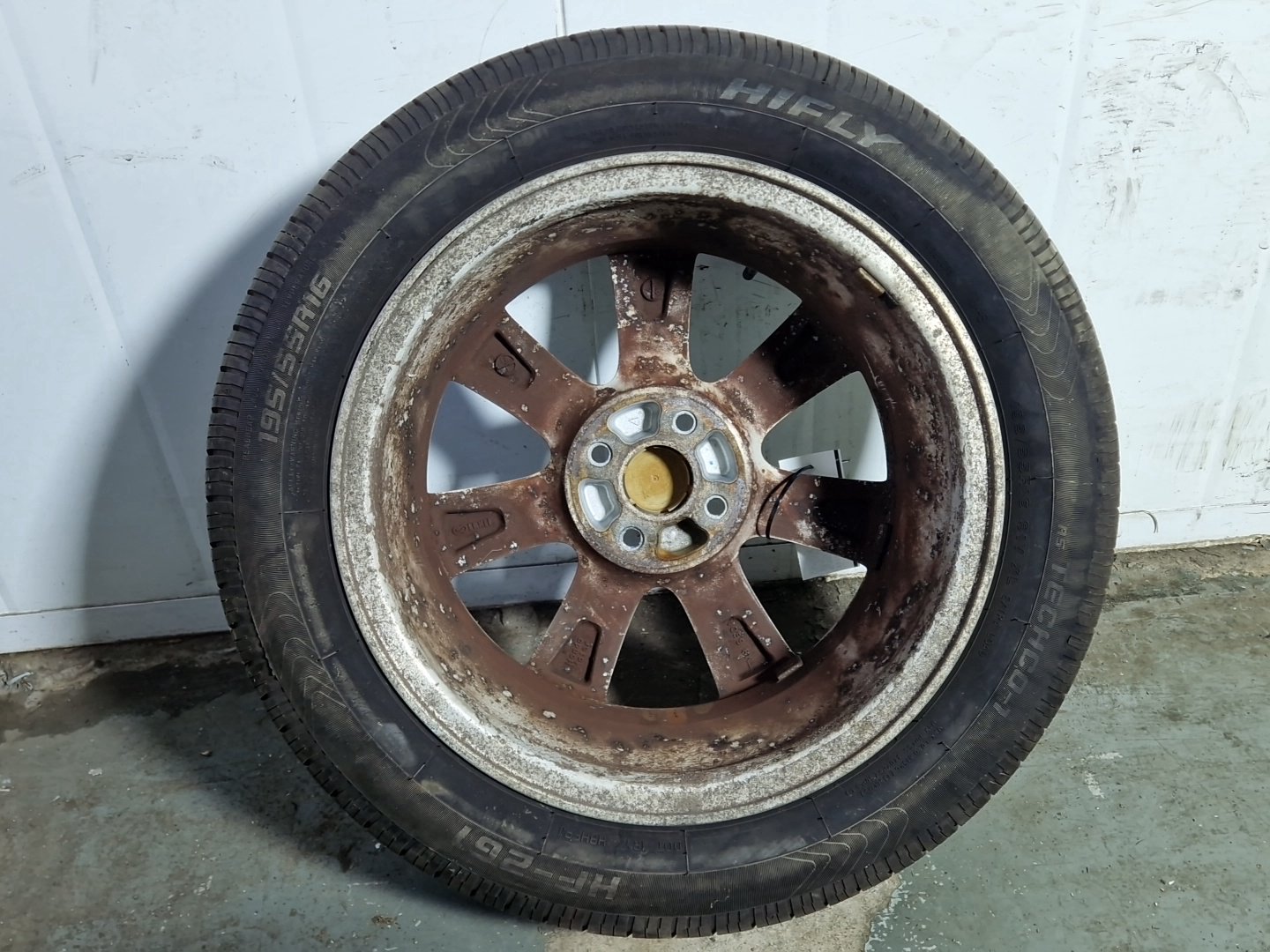 2010 Honda Insight MK2 (ZE2) 16" Alloy Wheel with Tyre 195/55/16 ~6mm