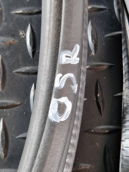 16-19 AUDI A4 B9 ESTATE REAR DOOR RUBBER SEAL FITS LEFT & RIGHT 8W9833721B