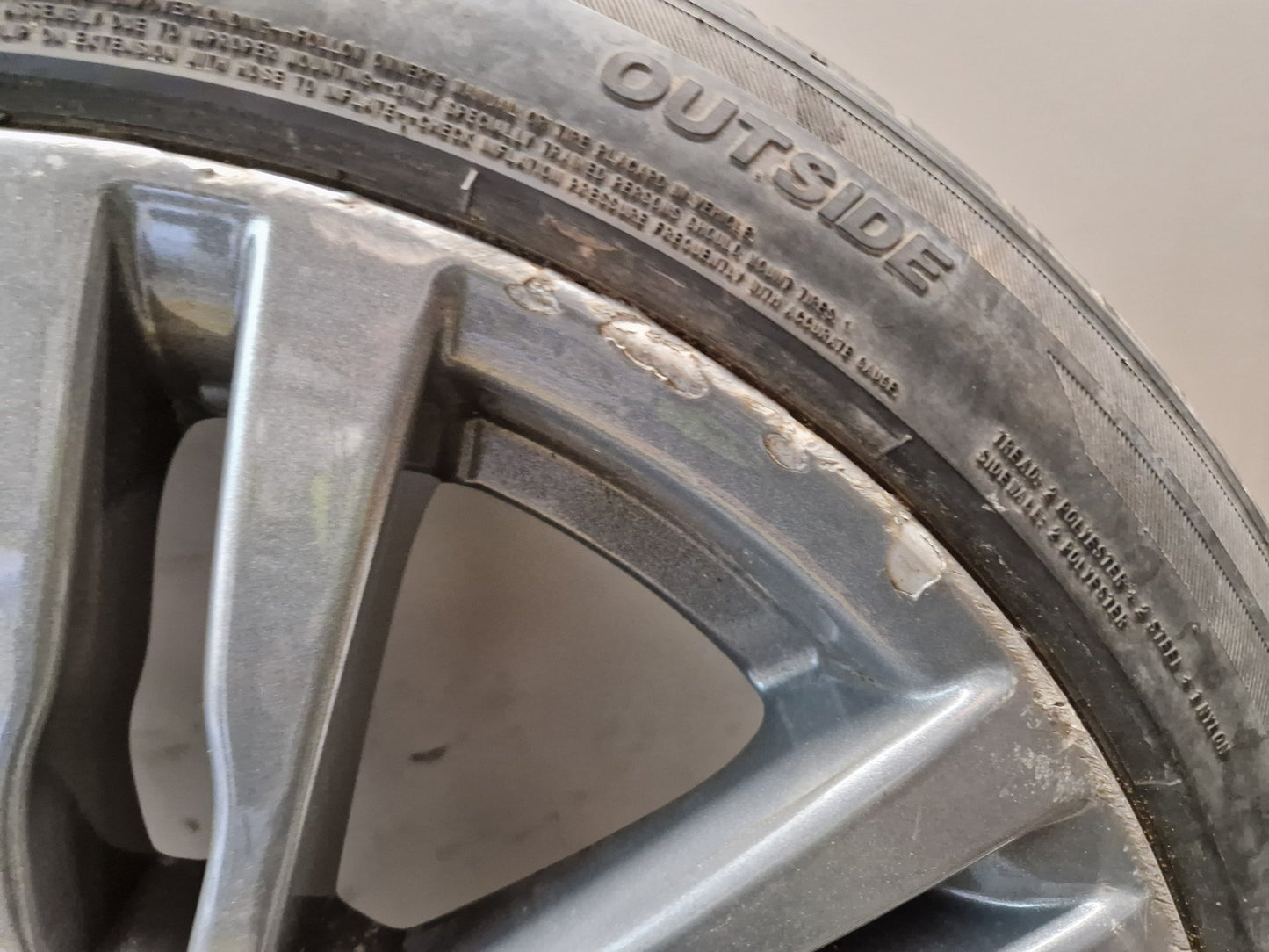 BMW X5 E70 20" Alloy Wheel with Tyre 275/40/20 ~5mm 7842183