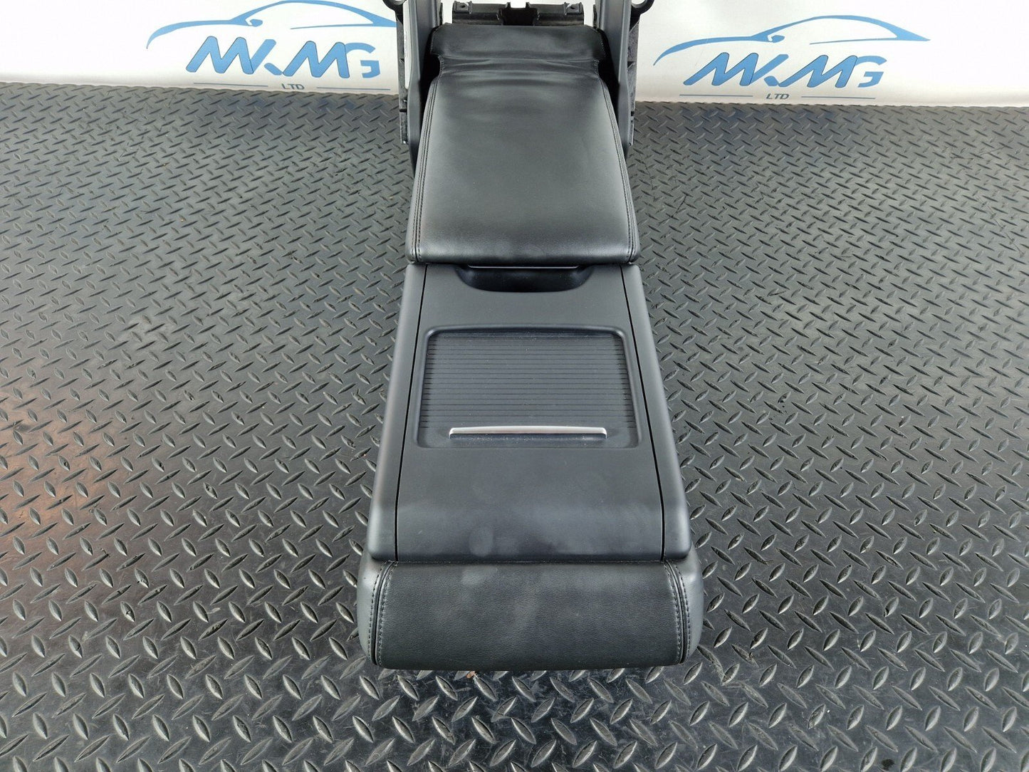 10-17 AUDI A8 4H REAR SEAT MIDDLE CENTER LEATHER ARMREST 4H0885075G