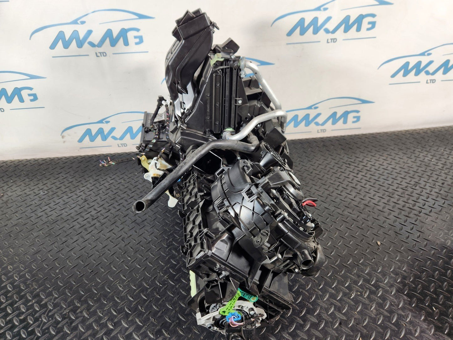 10-18 VW TOUAREG 7P GENUINE HEATER MATRIX BOX 5WC816005D